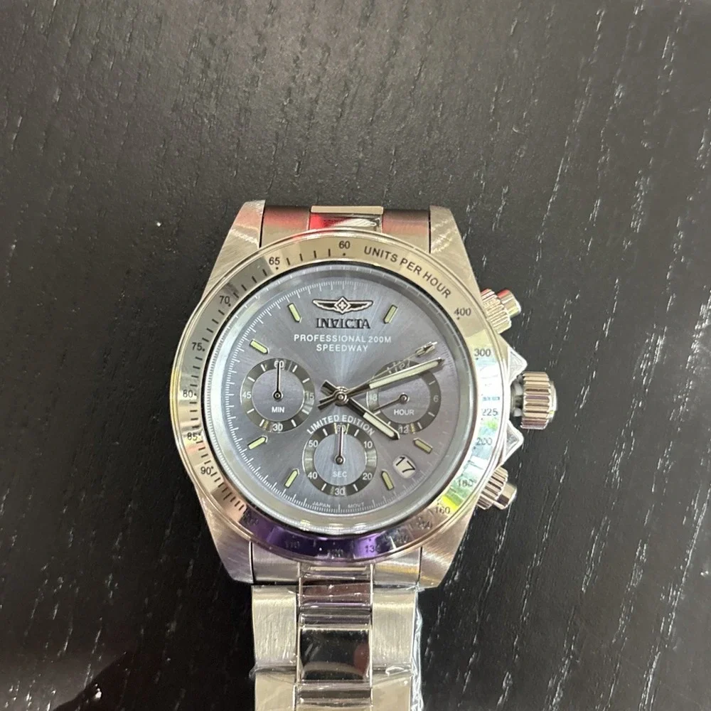Invicta Speedway 14381 Men's Chronograph Watch Silver Dial 200M Extra Links Box